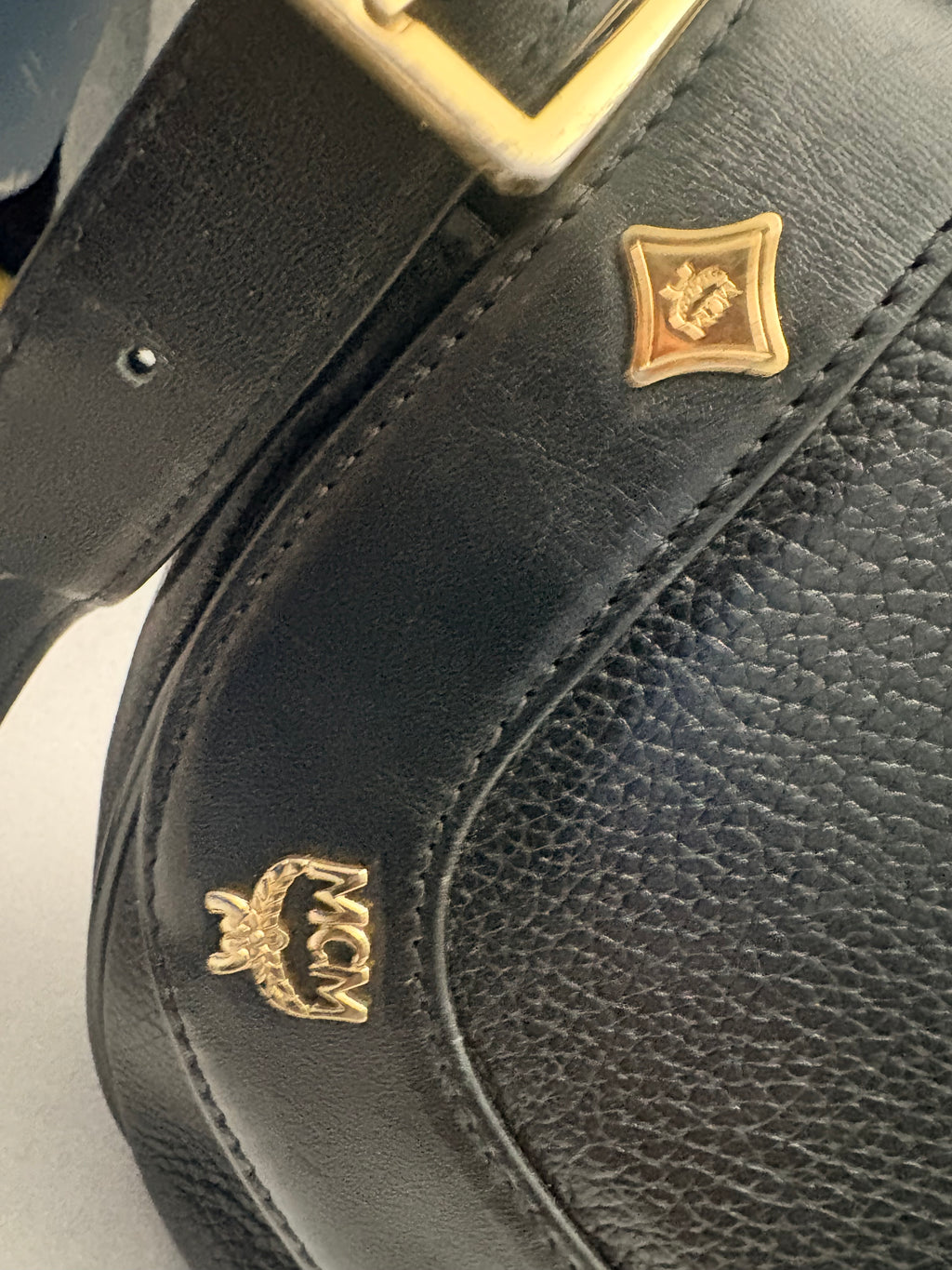 Vintage MCM München Black Pebbled Leather Gold Stud Shoulder Bag G6488