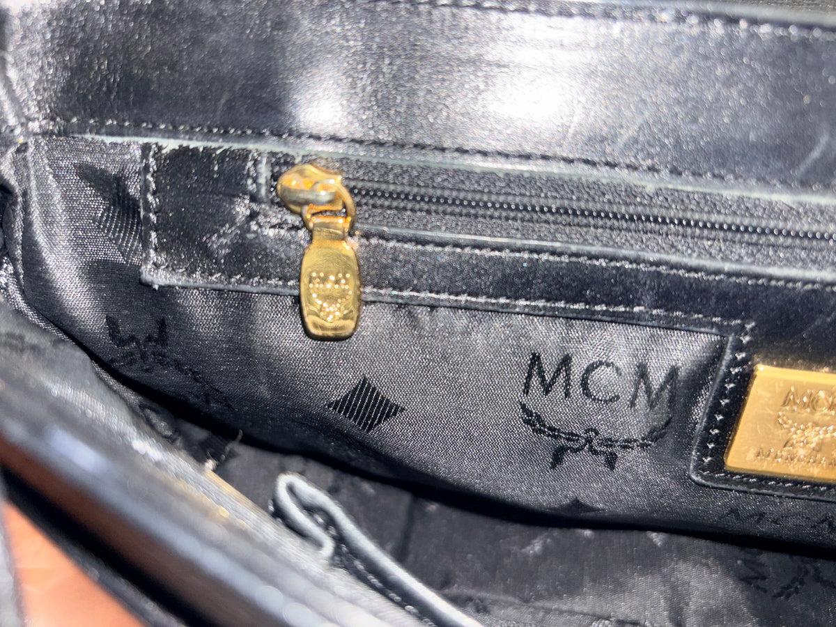 Vintage MCM München Black Pebbled Leather Gold Stud Shoulder Bag G6488