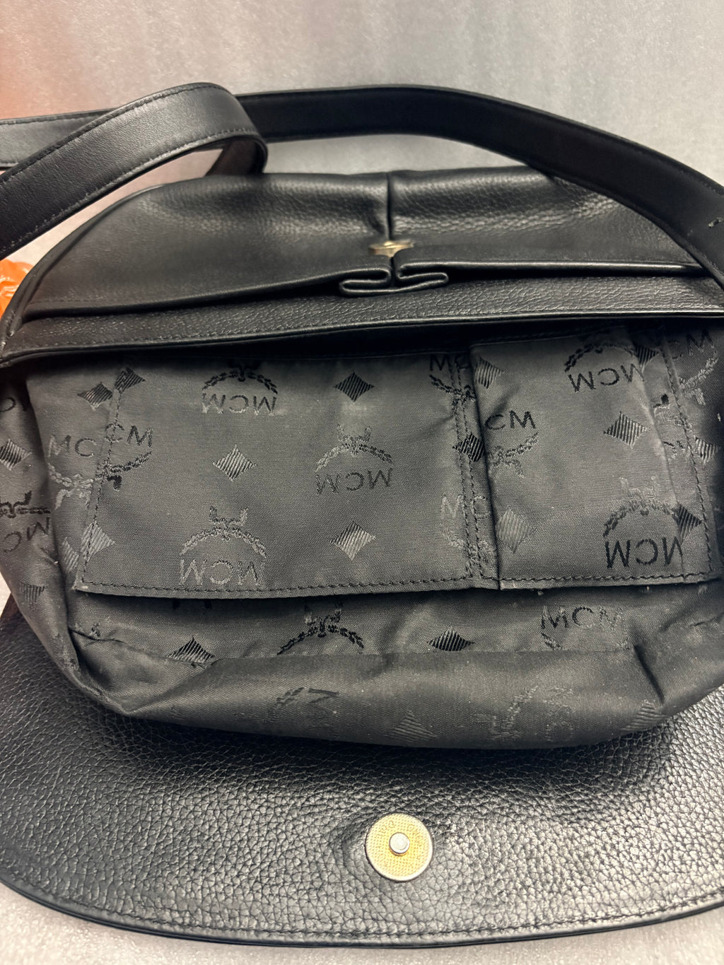 Vintage MCM München Black Pebbled Leather Gold Stud Shoulder Bag G6488