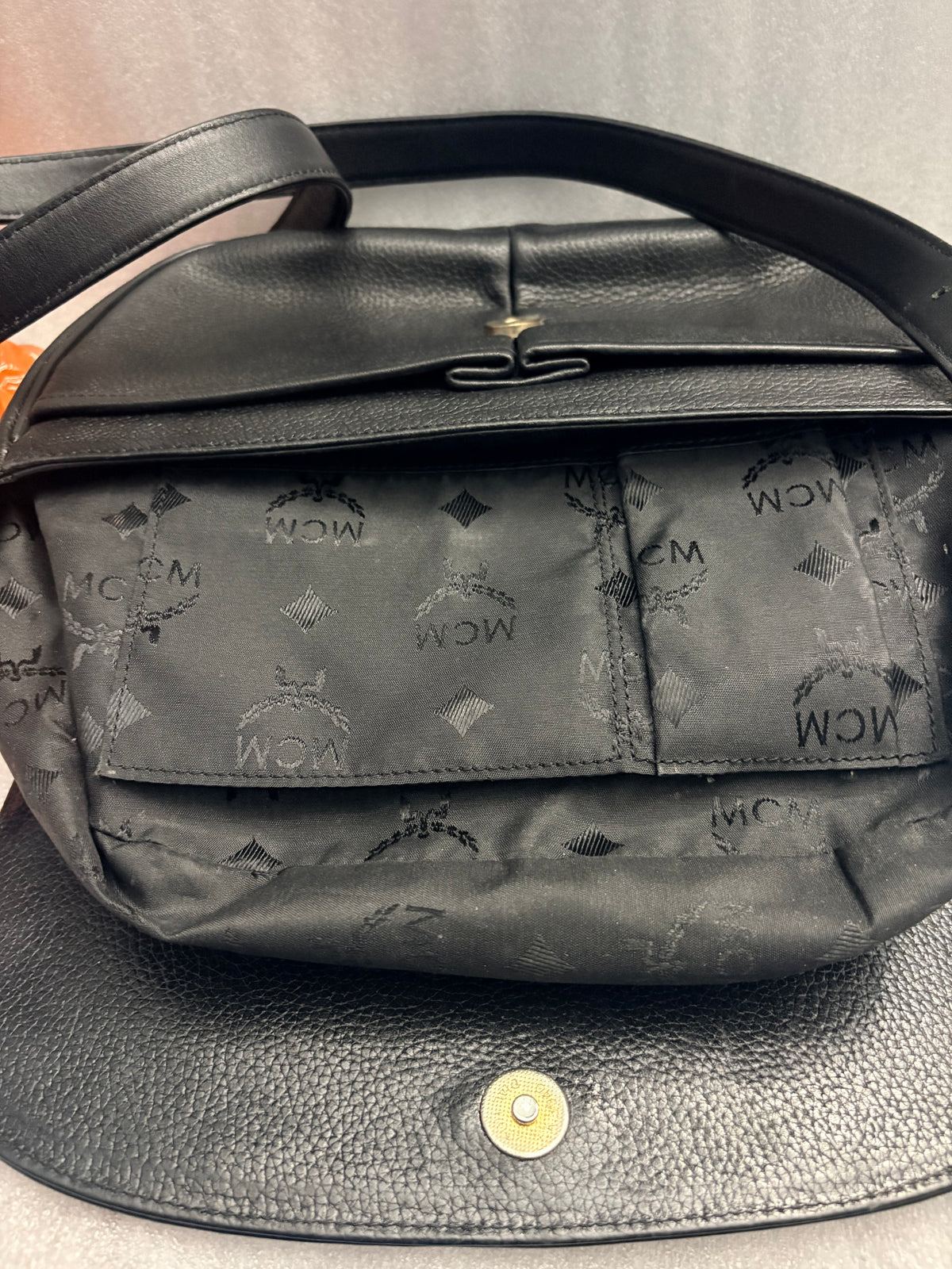 Vintage MCM München Black Pebbled Leather Gold Stud Shoulder Bag G6488