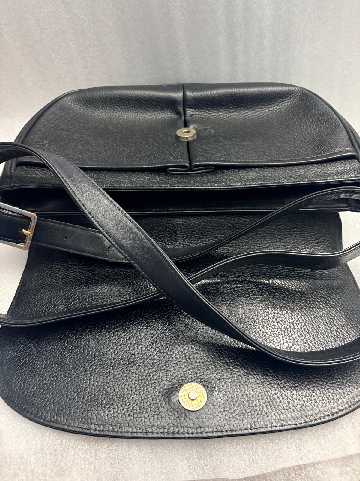 Vintage MCM München Black Pebbled Leather Gold Stud Shoulder Bag G6488