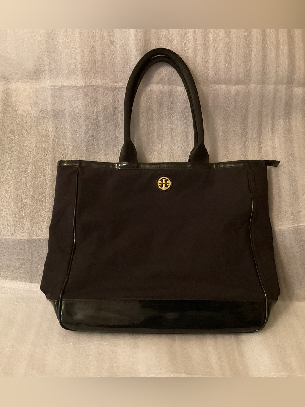 Tory Burch Retired Oversized Black Nylon & Patent Leather Zip Work Tote | listing photo 1