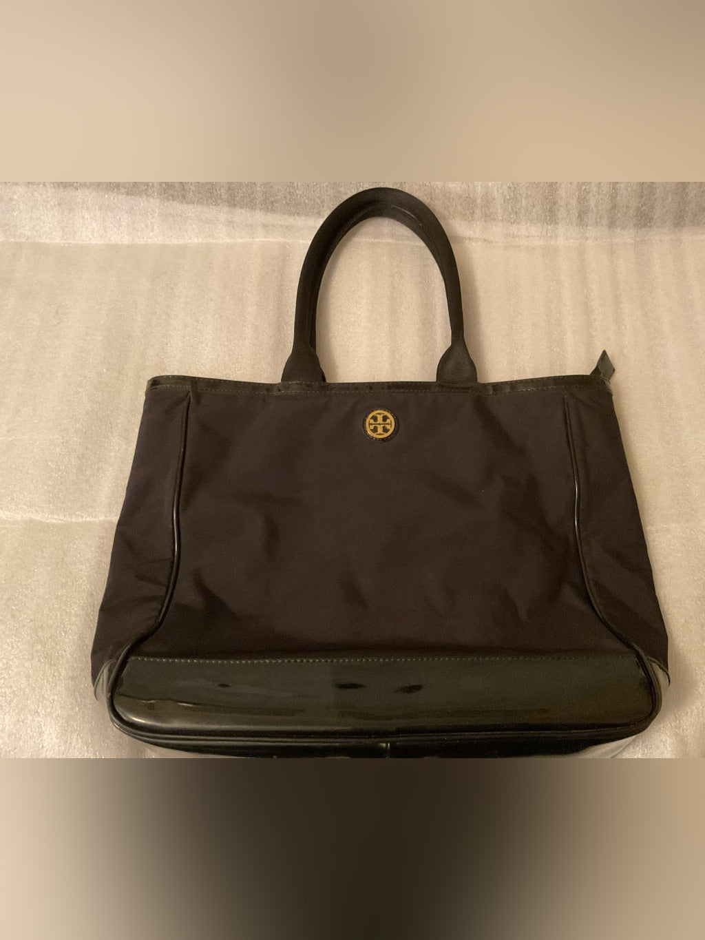 Tory Burch Retired Oversized Black Nylon & Patent Leather Zip Work Tote | listing photo 3