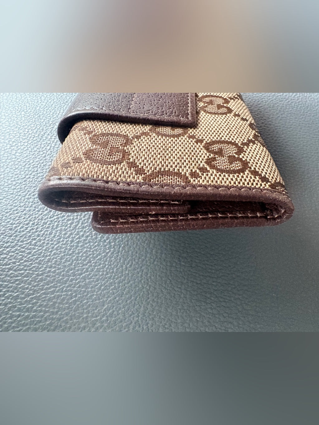 Vintage Gucci Abbey D-Ring key case