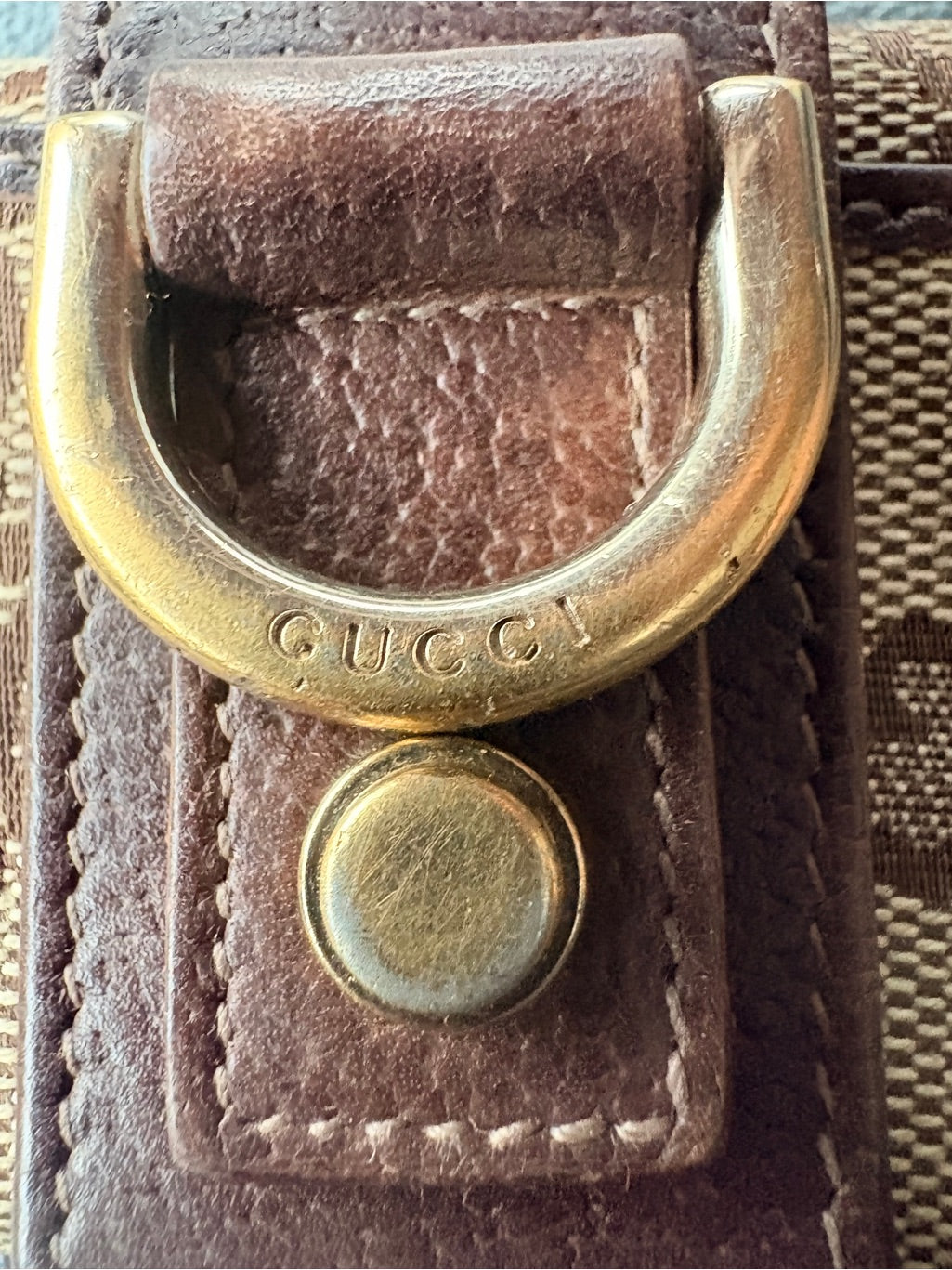 Vintage Gucci Abbey D-Ring key case