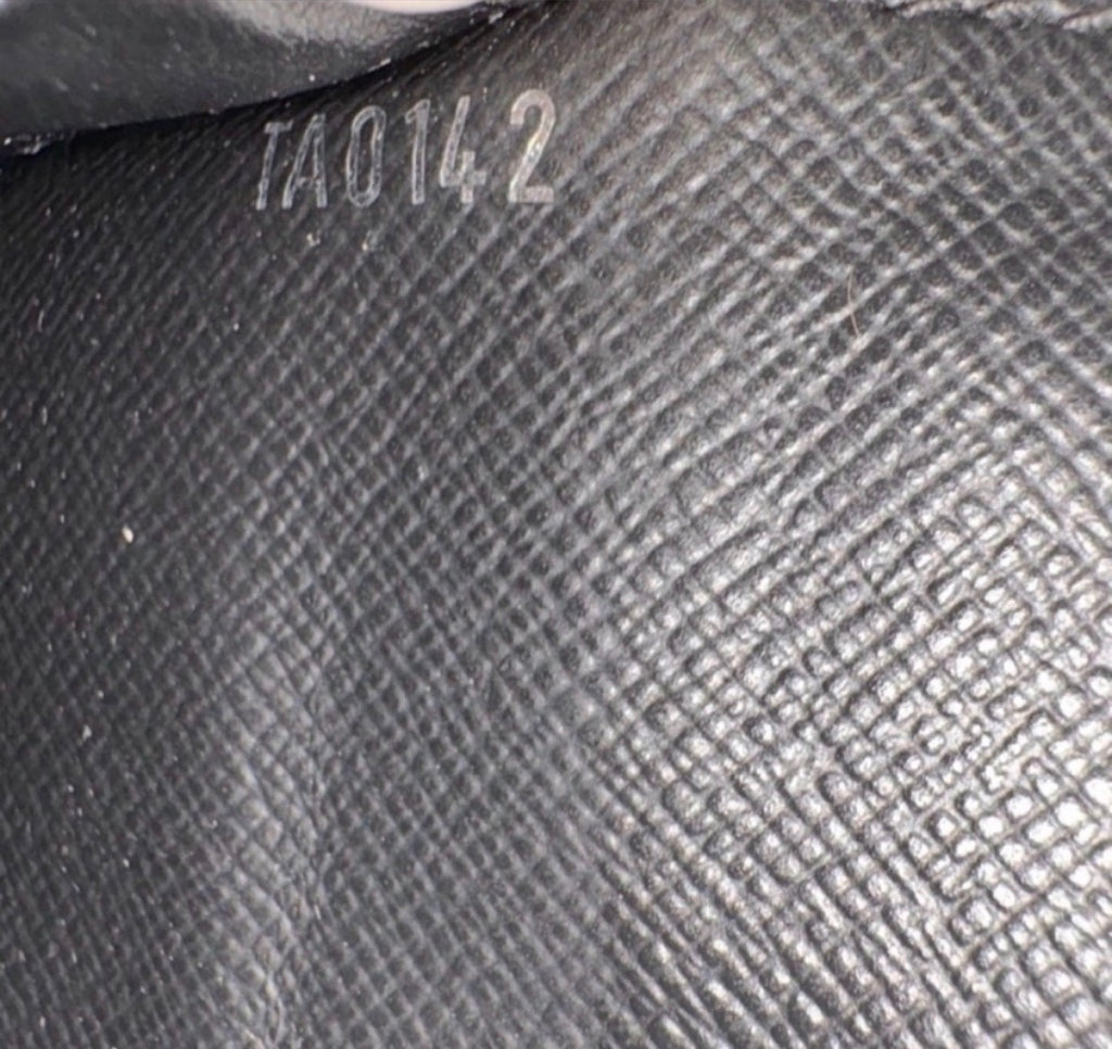 LOUIS VUITTON Alexandra Wallet Black Epi Leather Authenticated 2012 France