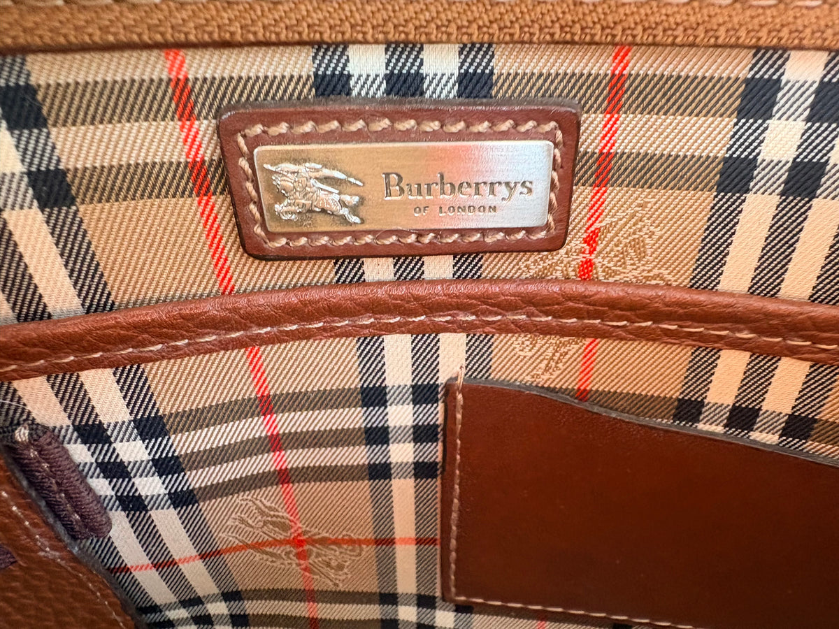 Vintage Burberrys of London Brown Pebbled Leather Wristlet Clutch