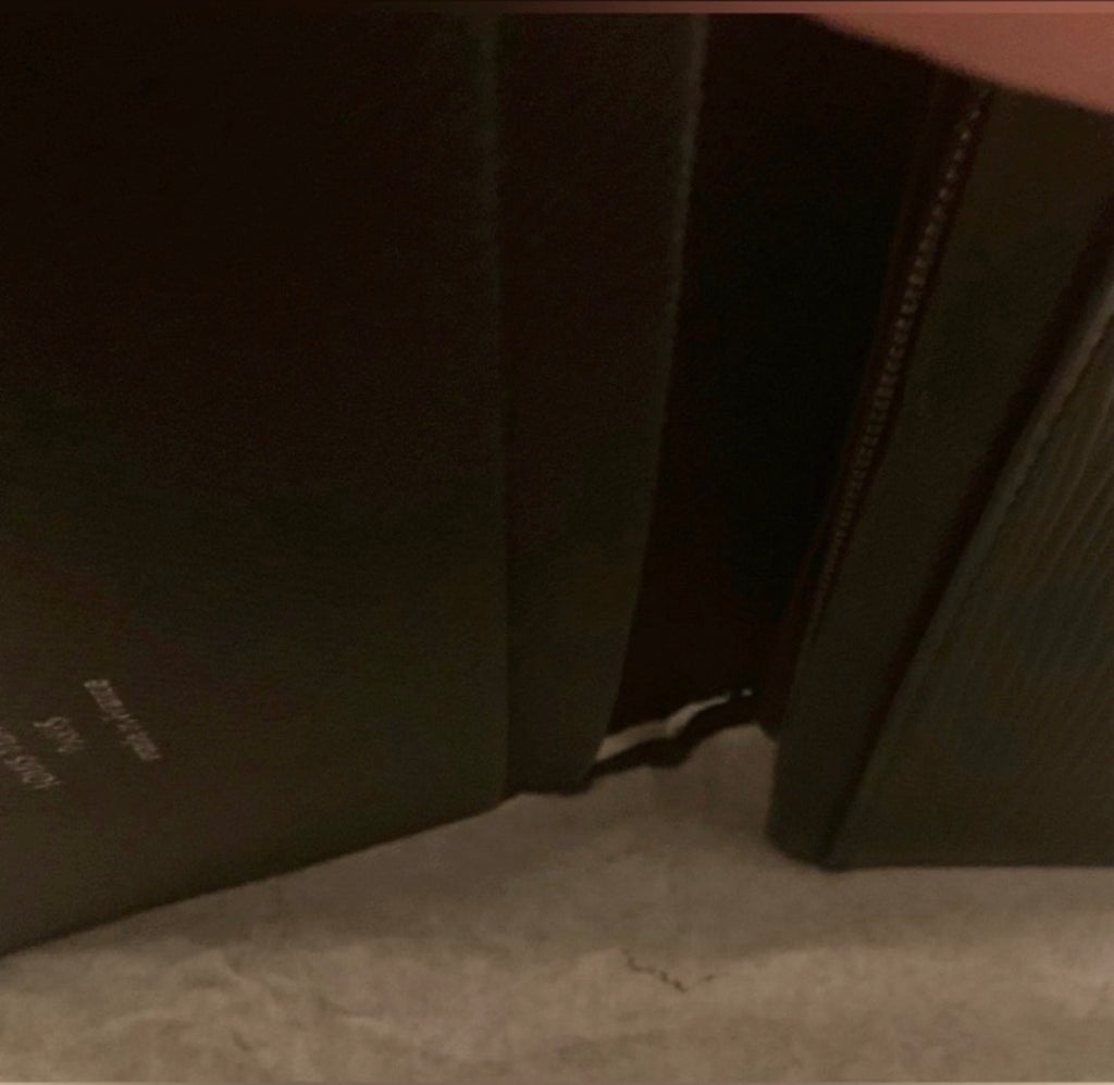 LOUIS VUITTON Alexandra Wallet Black Epi Leather Authenticated 2012 France