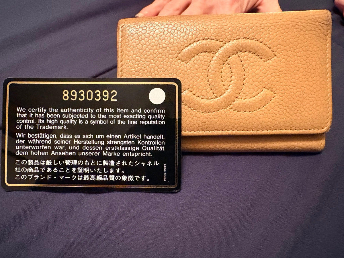 Vintage CHANEL Timeless CC Beige Caviar Leather 6 Key Case Card 8 Series