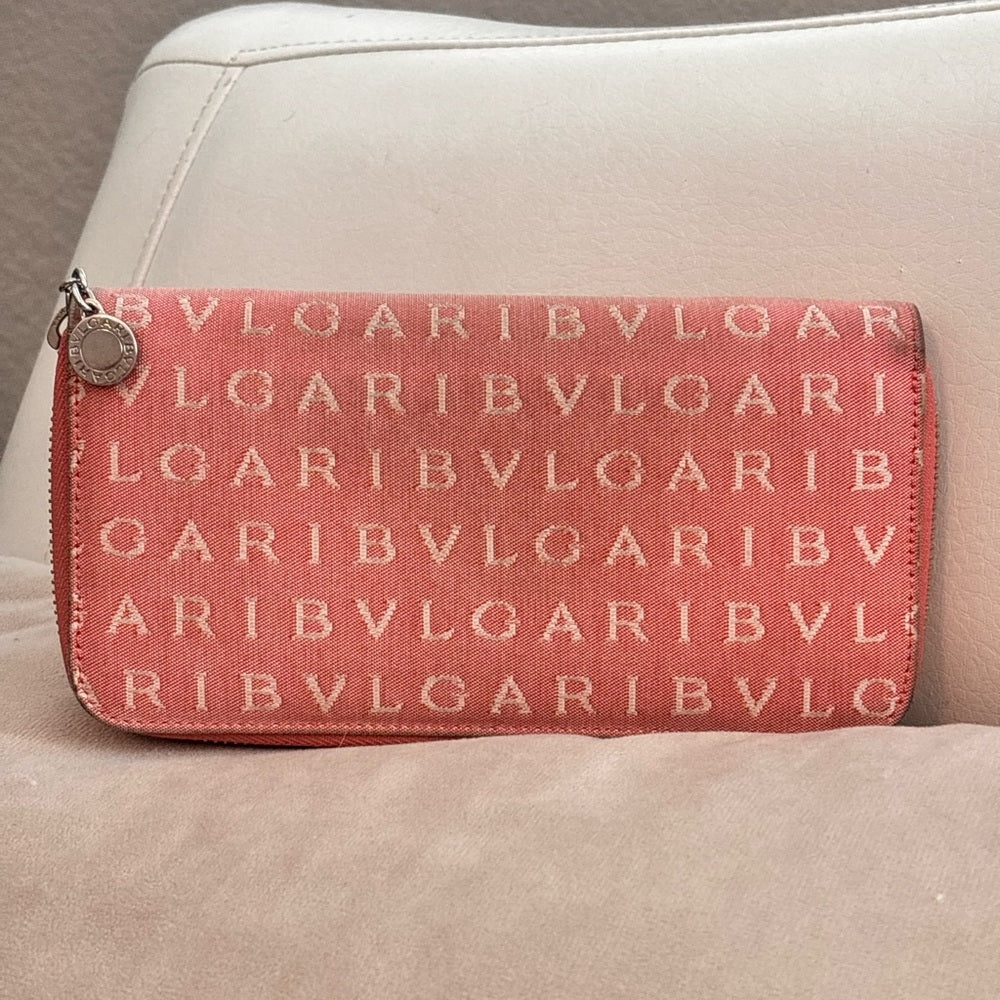 Bulgari coral pink BVLGARI logo zip-around wallet, photo 2 of 16